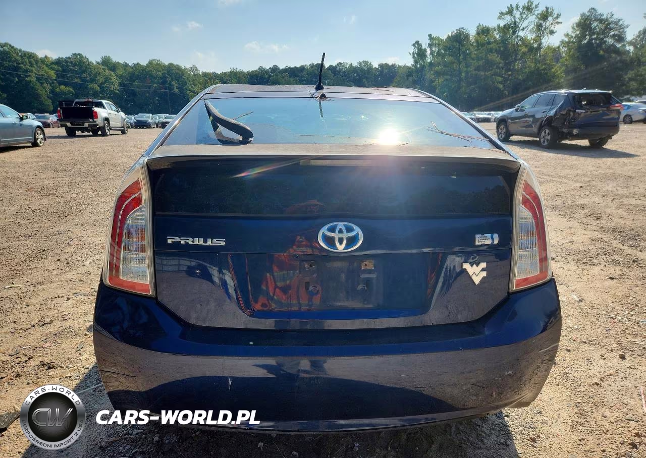 2013 Toyota Prius Two VIN:JTDKN3DU4D1731457 - 6