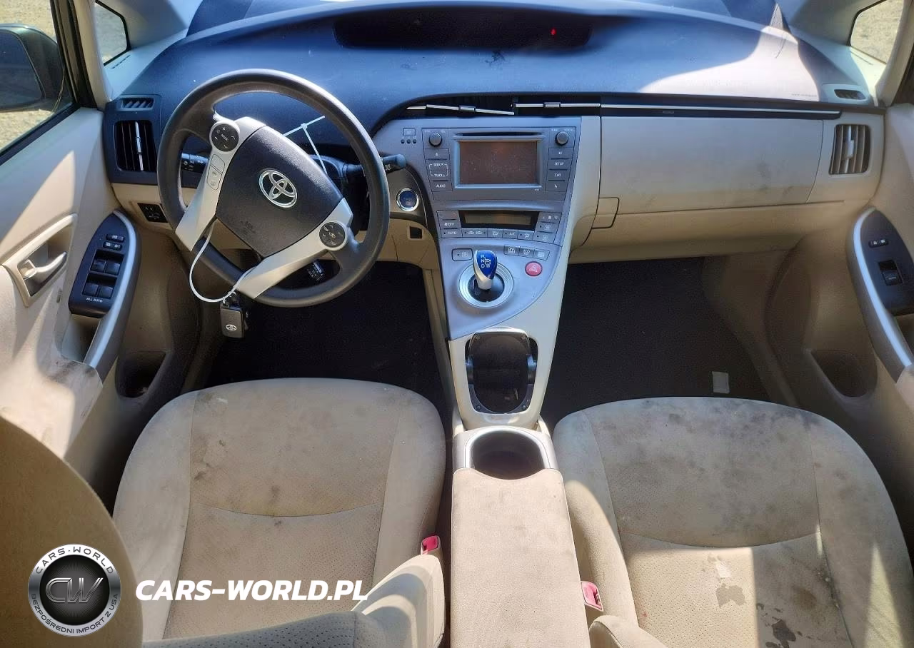 2013 Toyota Prius Two VIN:JTDKN3DU4D1731457 - 8