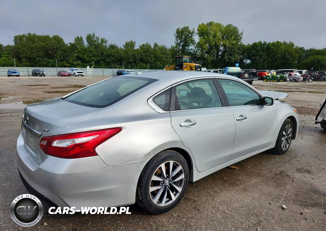 2017 Nissan Altima 2.5 VIN:1N4AL3AP8HC250160 - 3