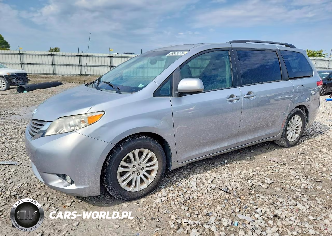 2014 Toyota Sienna Xle 8-Passenger
