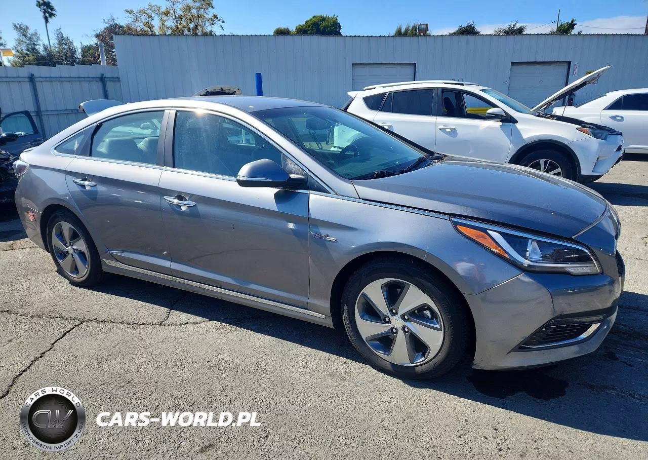 2017 Hyundai Sonata Plug-In Hybrid Limited VIN:KMHE54L21HA072628 - 4