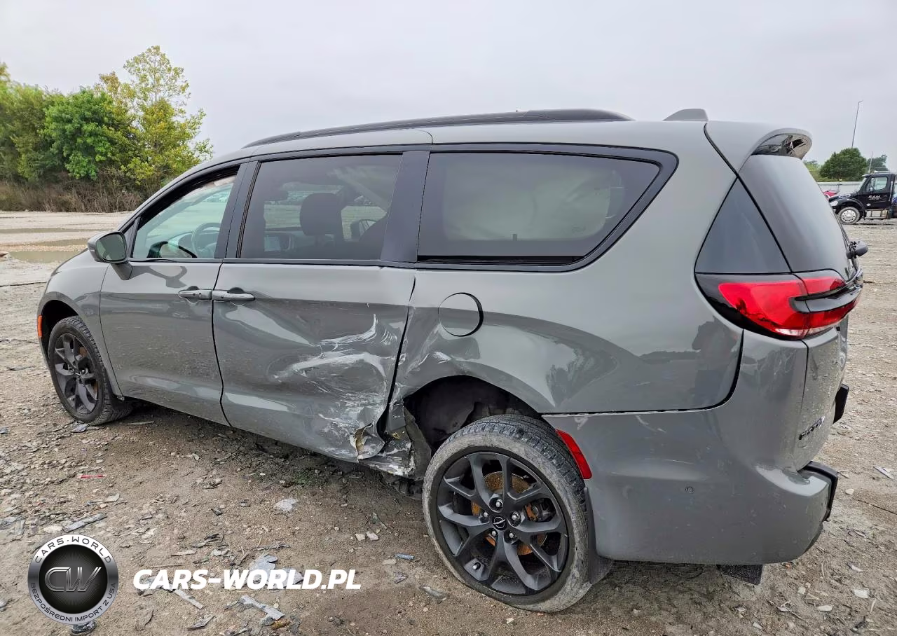2021 Chrysler Pacifica Touring L VIN:2C4RC1BG5MR573759 - 2