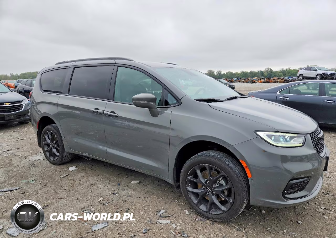 2021 Chrysler Pacifica Touring L VIN:2C4RC1BG5MR573759 - 4