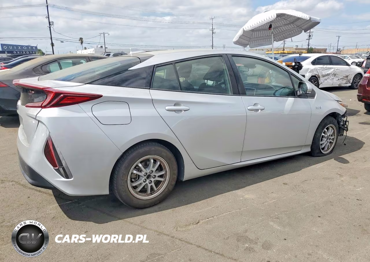 2021 Toyota Prius Prime Le VIN:JTDKAMFP5M3188634 - 3