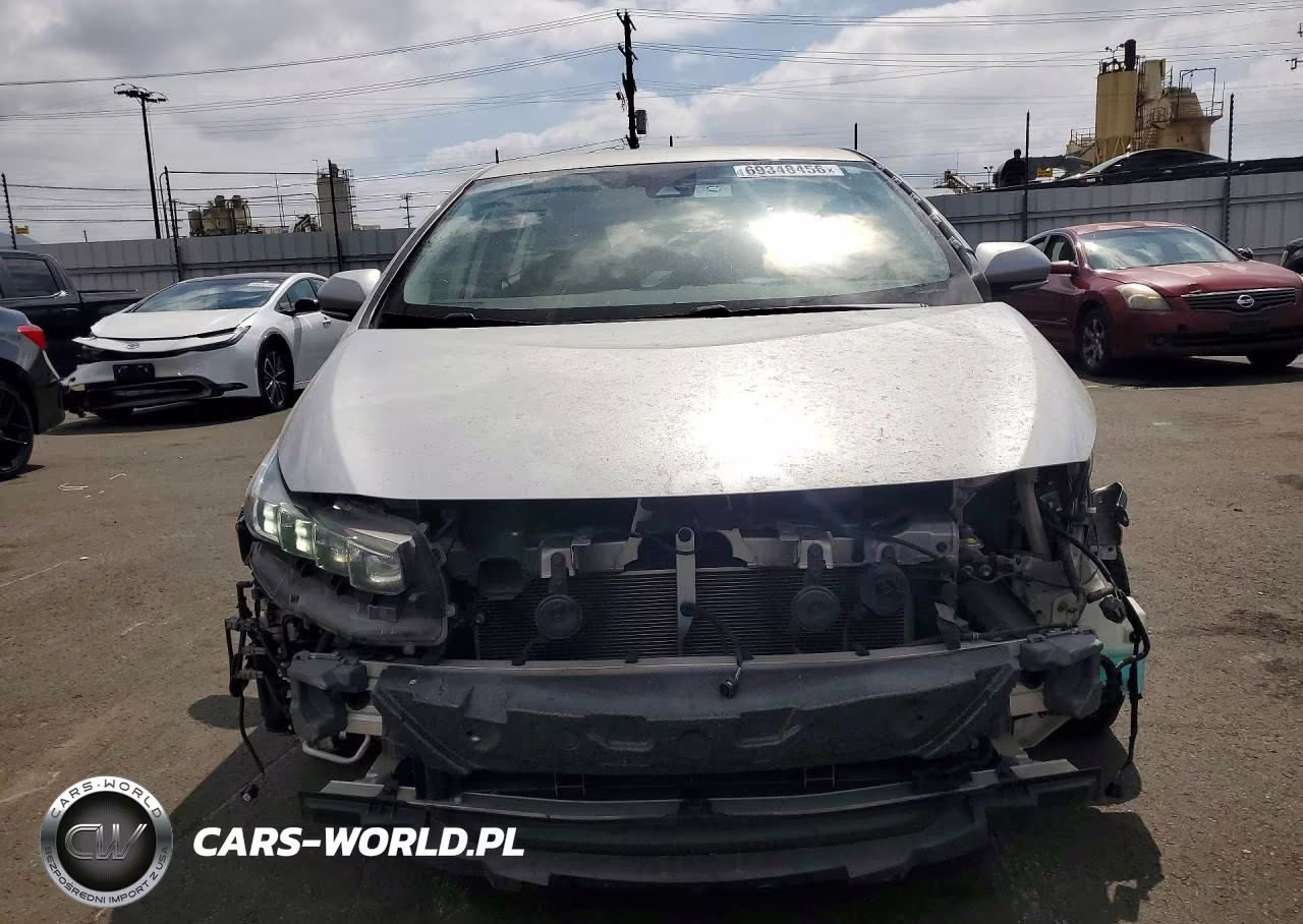 2021 Toyota Prius Prime Le VIN:JTDKAMFP5M3188634 - 5