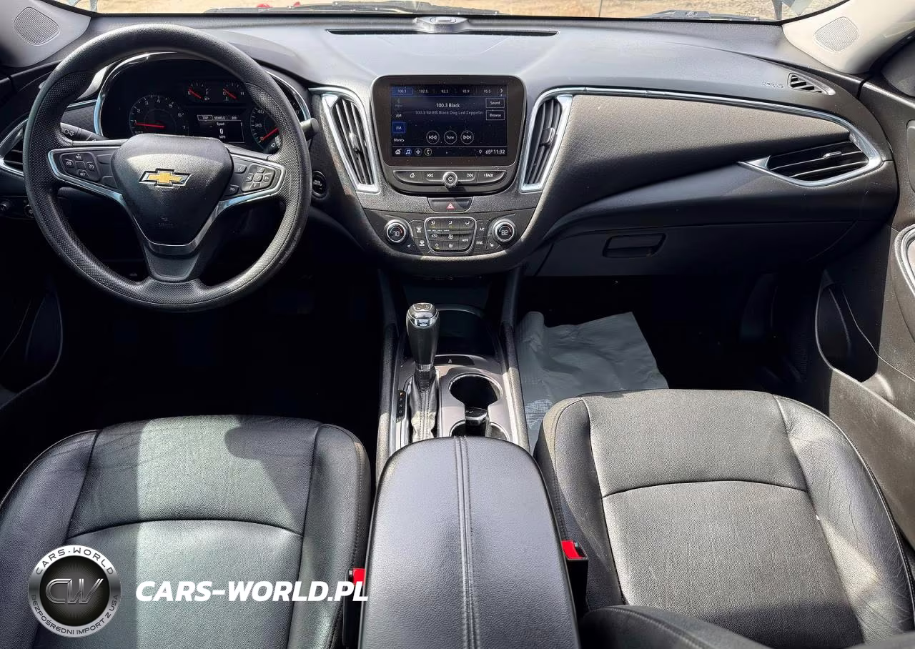 2019 Chevrolet Malibu Lt VIN:1G1ZD5ST5KF135693 - 9