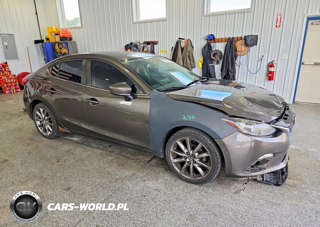 2014 Mazda 3 Touring VIN:JM1BM1V77E1168230 - 4