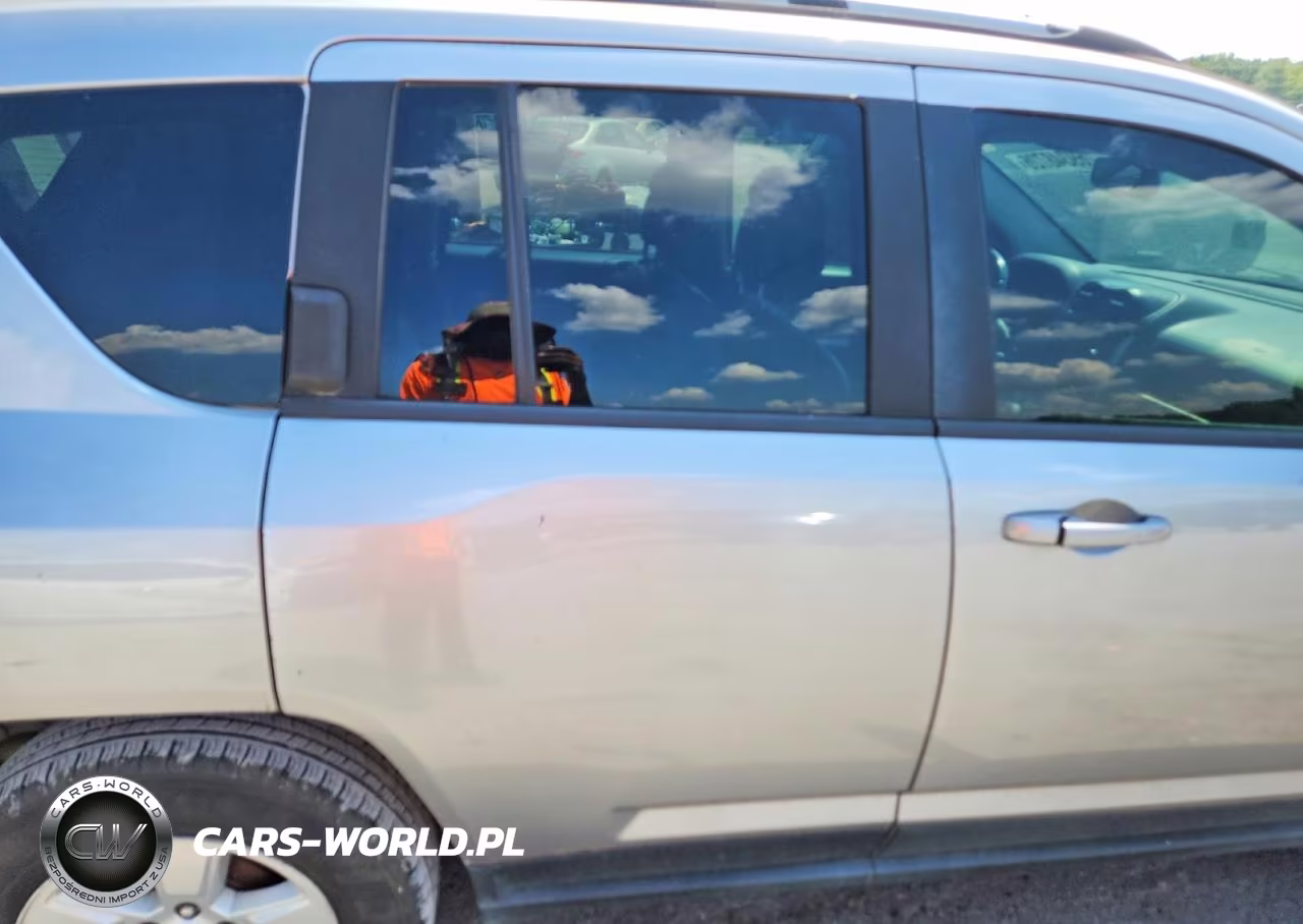 2017 Jeep Compass Latitude VIN:1C4NJCEA1HD151620 - 11