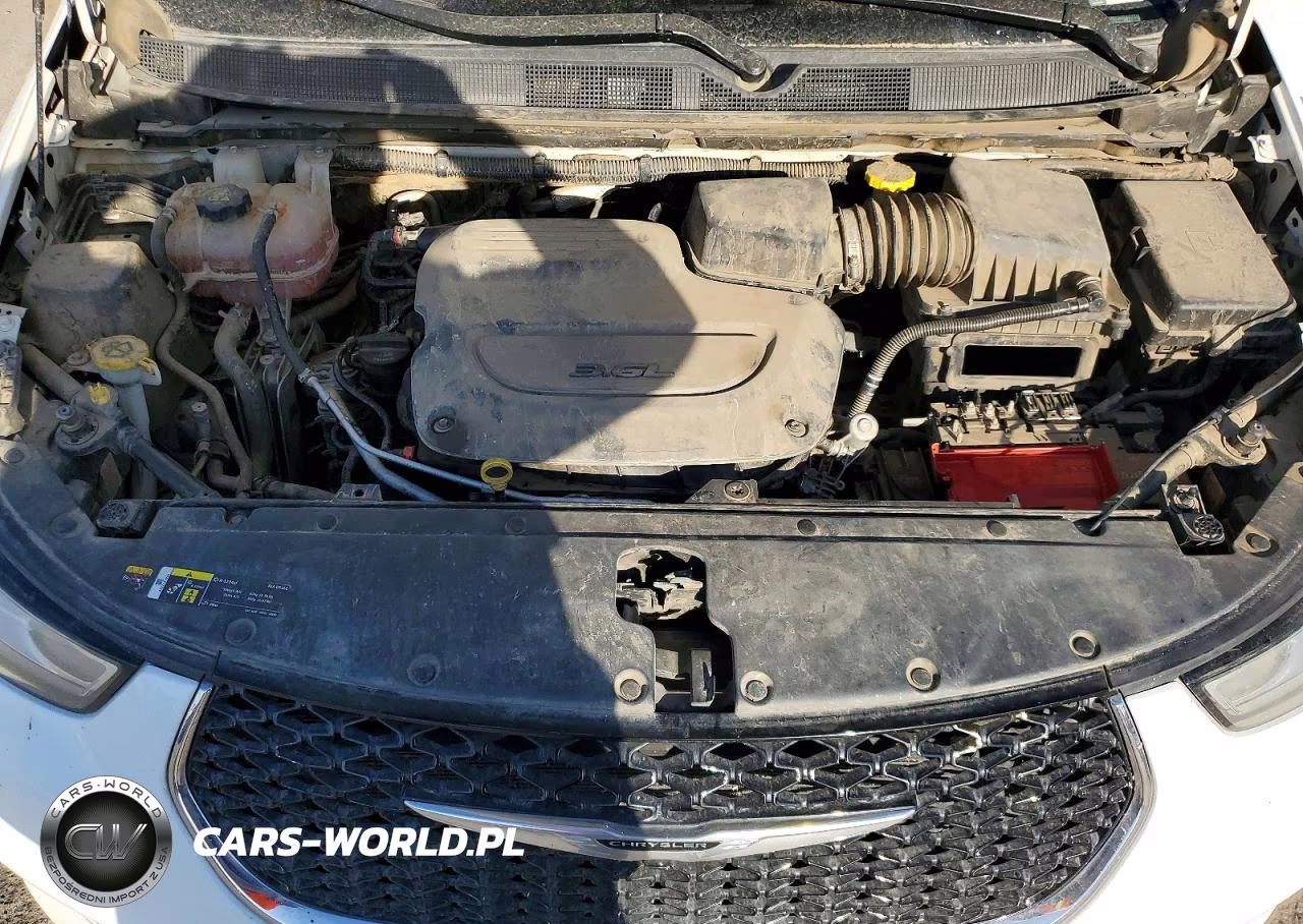 2022 Chrysler Pacifica Touring L VIN:2C4RC1BGXNR111358 - 12