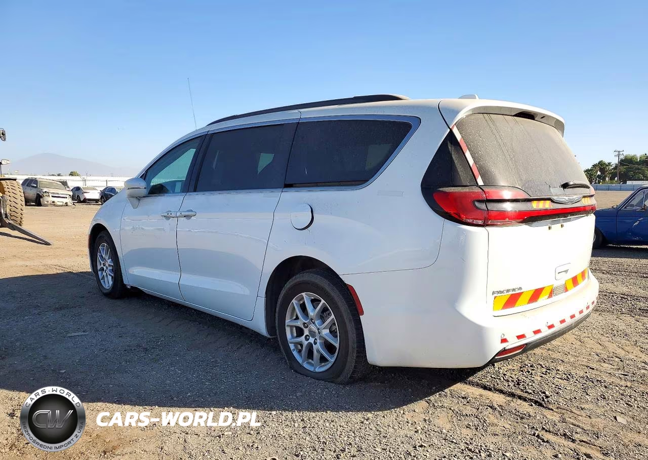 2022 Chrysler Pacifica Touring L VIN:2C4RC1BGXNR111358 - 2