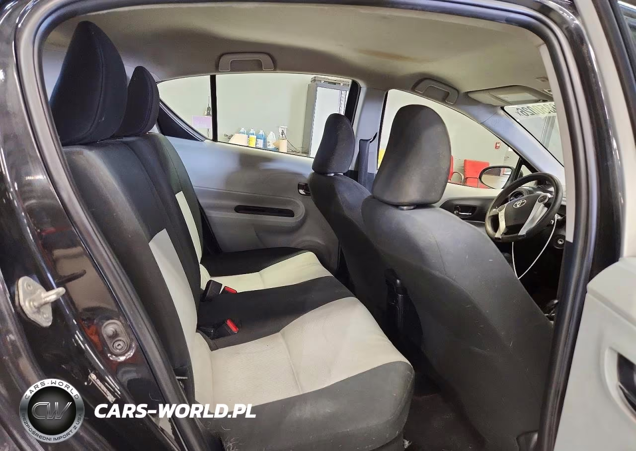 2012 Toyota Prius C Two VIN:JTDKDTB39C1521013 - 10