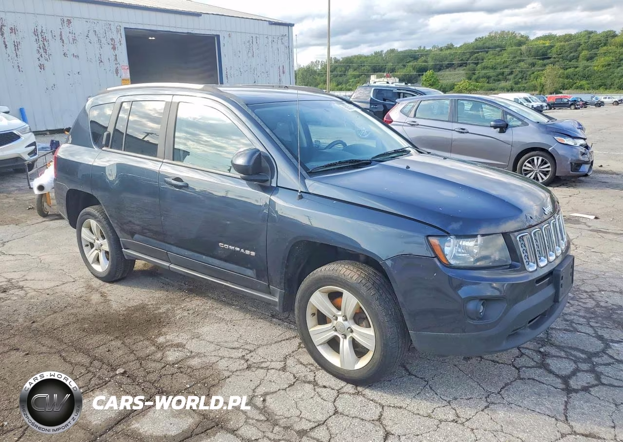 2014 Jeep Compass Latitude VIN:1C4NJDEB6ED534298 - 4
