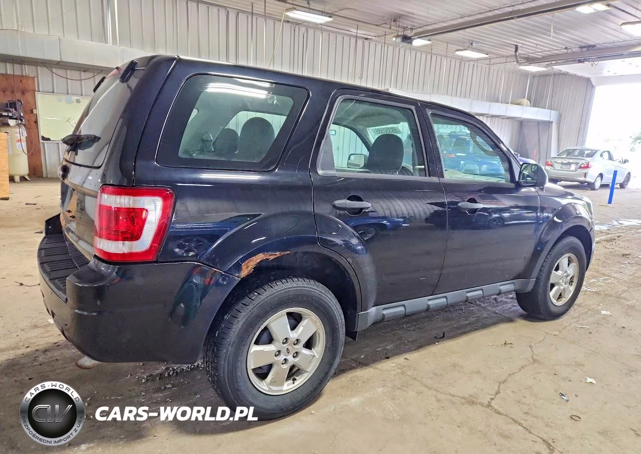 2010 Ford Escape Xls VIN:1FMCU9C70AKB50657 - 3