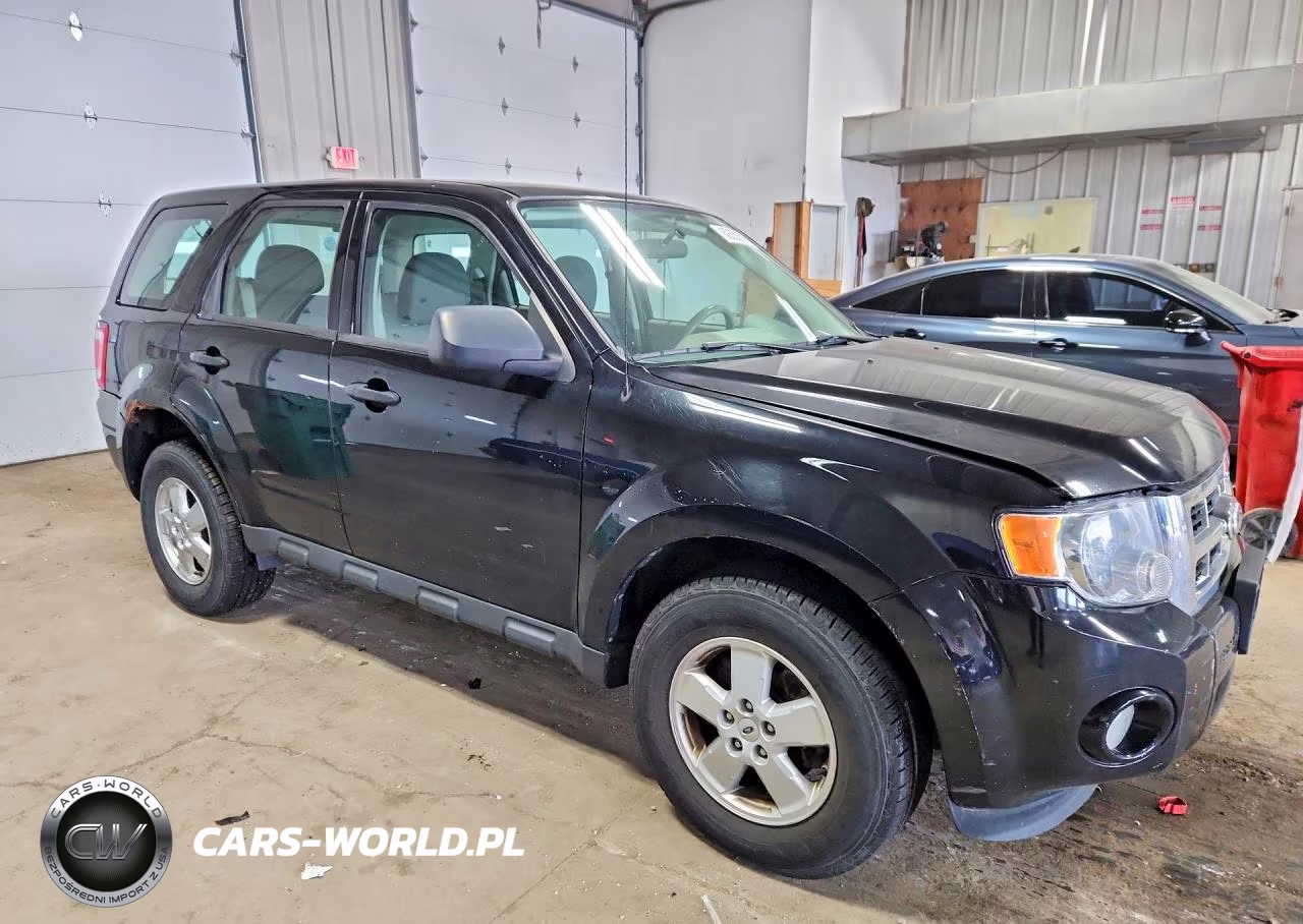 2010 Ford Escape Xls VIN:1FMCU9C70AKB50657 - 4