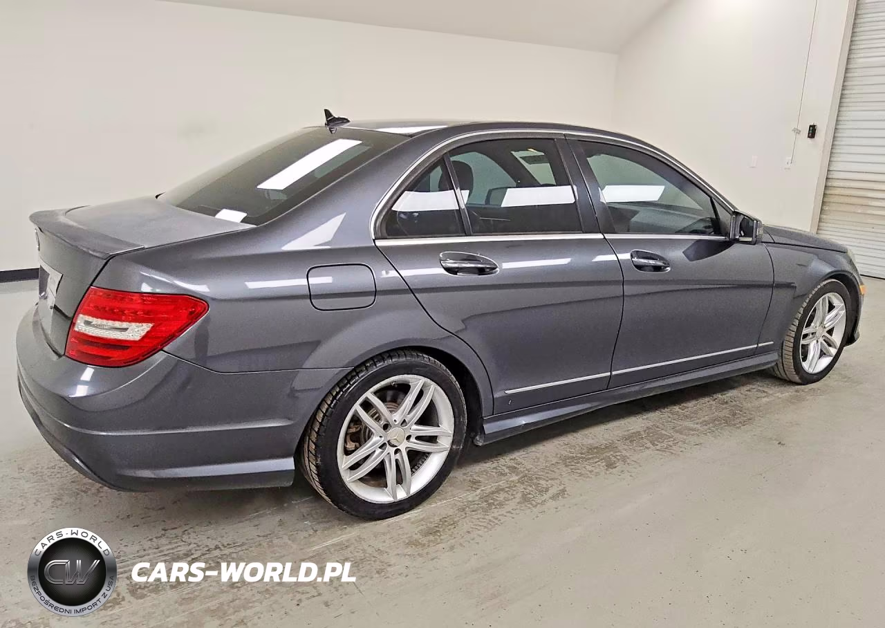 2013 Mercedes-Benz C 250 VIN:WDDGF4HB6DA810913 - 3