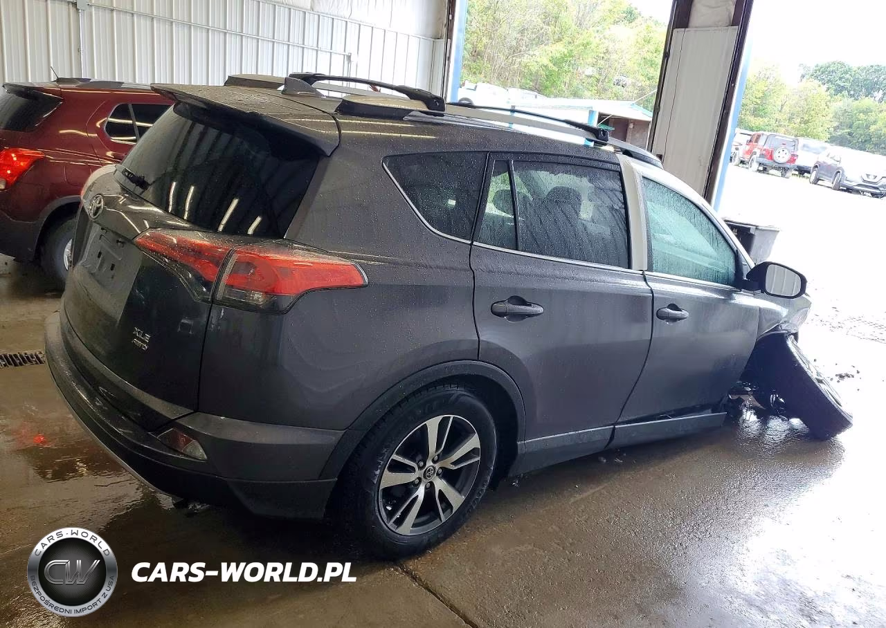2017 Toyota Rav4 Xle VIN:2T3RFREVXHW677238 - 3