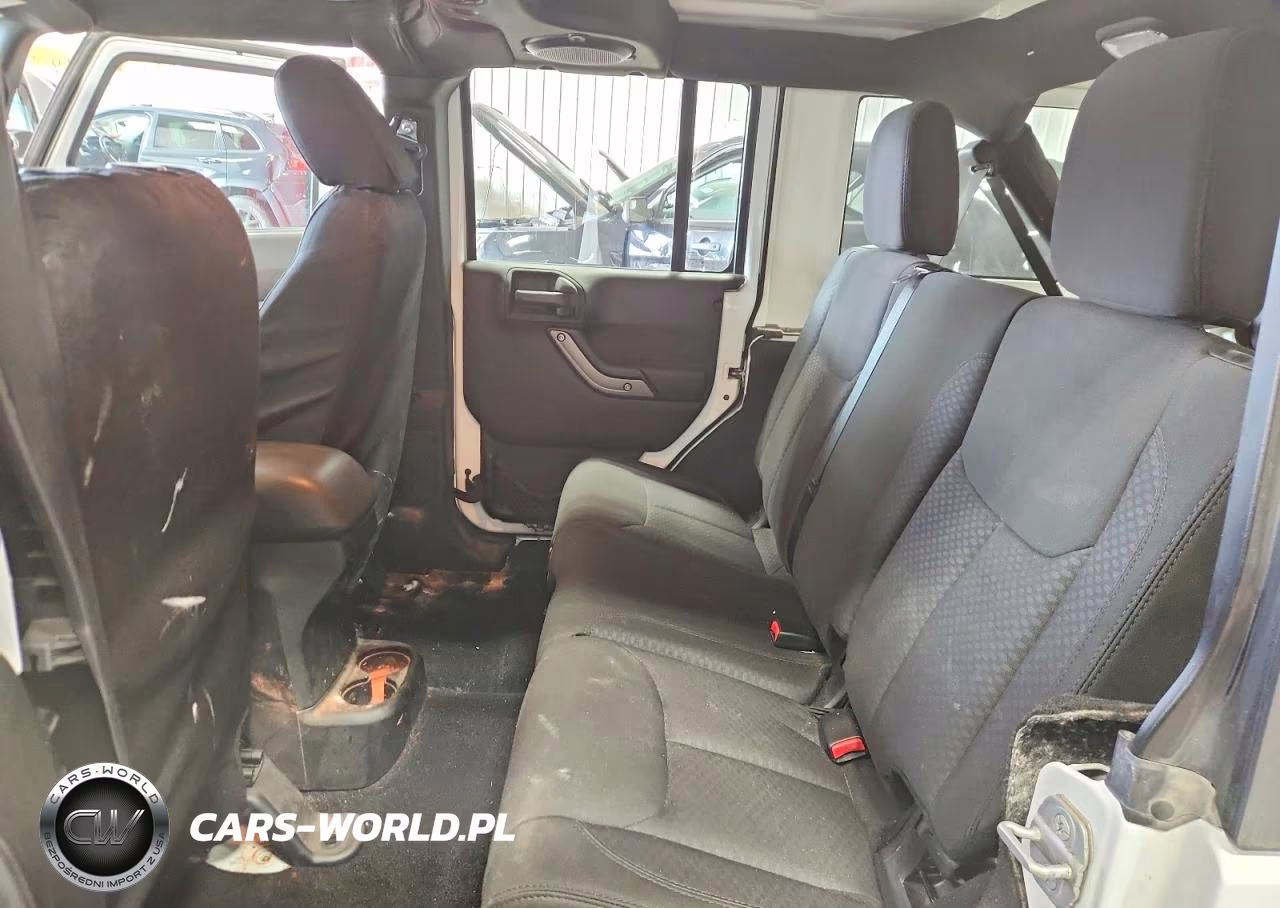 2014 Jeep Wrangler Unlimited Sport VIN:1C4BJWKG5EL238001 - 11