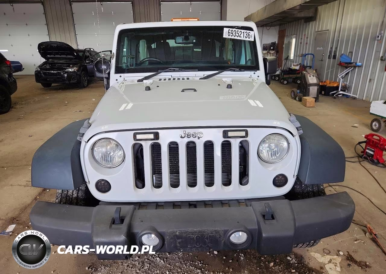 2014 Jeep Wrangler Unlimited Sport VIN:1C4BJWKG5EL238001 - 5