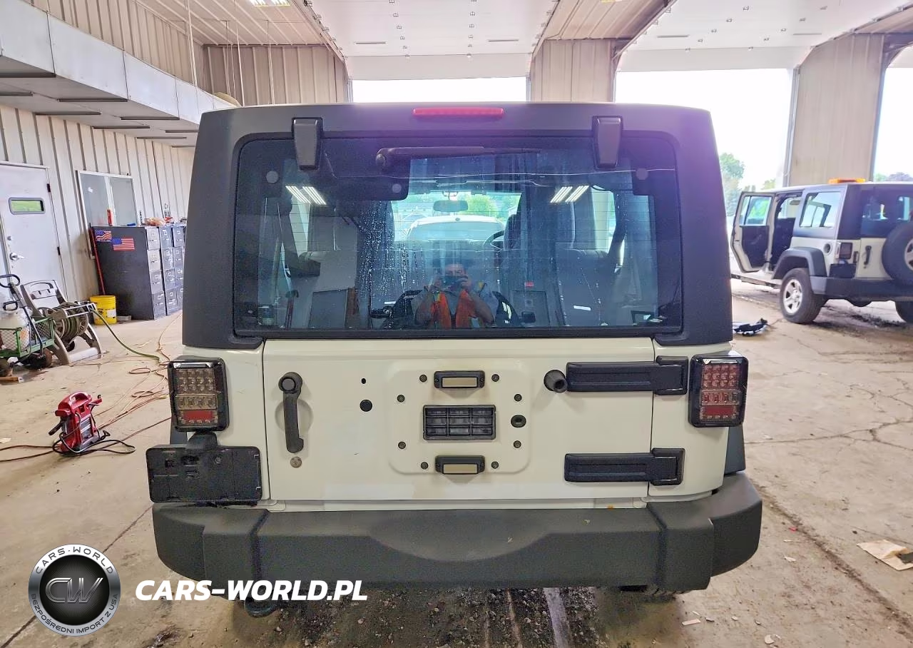 2014 Jeep Wrangler Unlimited Sport VIN:1C4BJWKG5EL238001 - 6