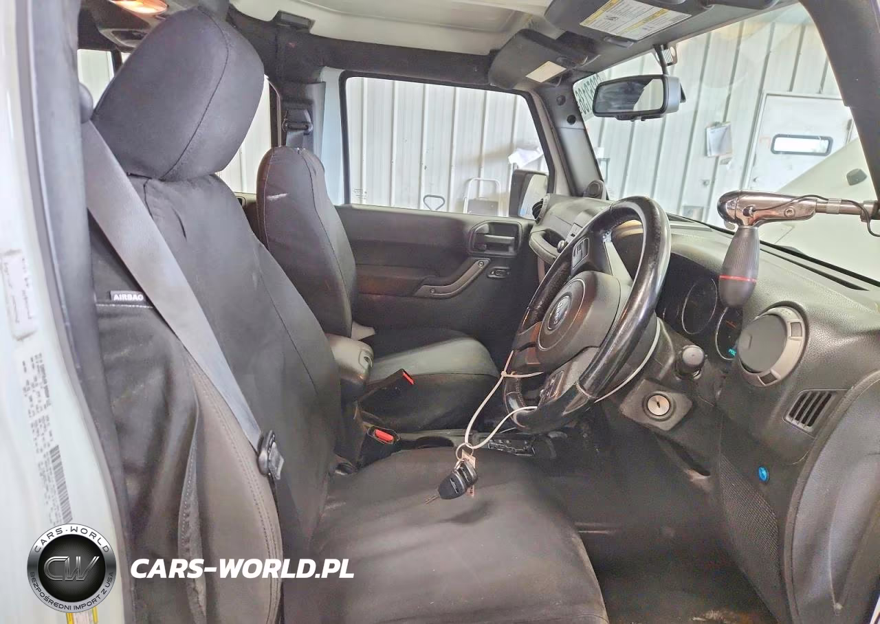 2014 Jeep Wrangler Unlimited Sport VIN:1C4BJWKG5EL238001 - 7