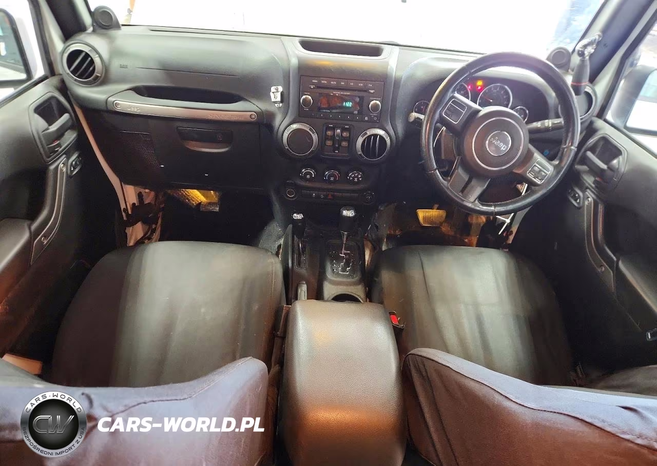 2014 Jeep Wrangler Unlimited Sport VIN:1C4BJWKG5EL238001 - 8