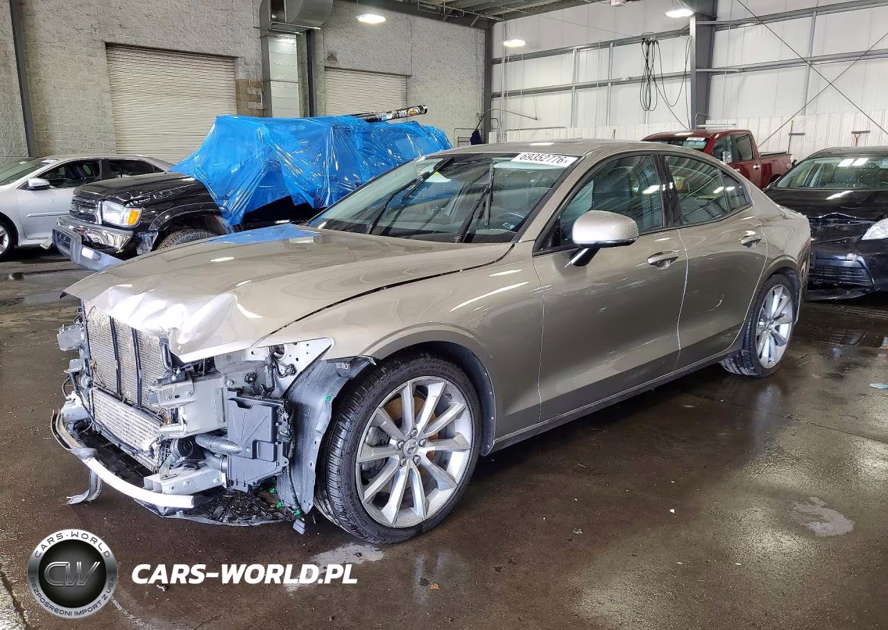 2020 Volvo S60 T6 Momentum VIN:7JRA22TKXLG066818 - 1