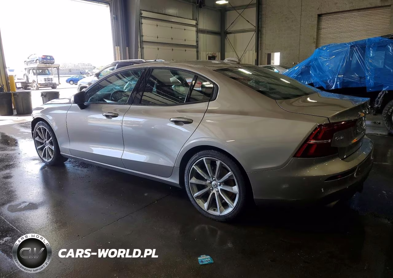 2020 Volvo S60 T6 Momentum VIN:7JRA22TKXLG066818 - 2
