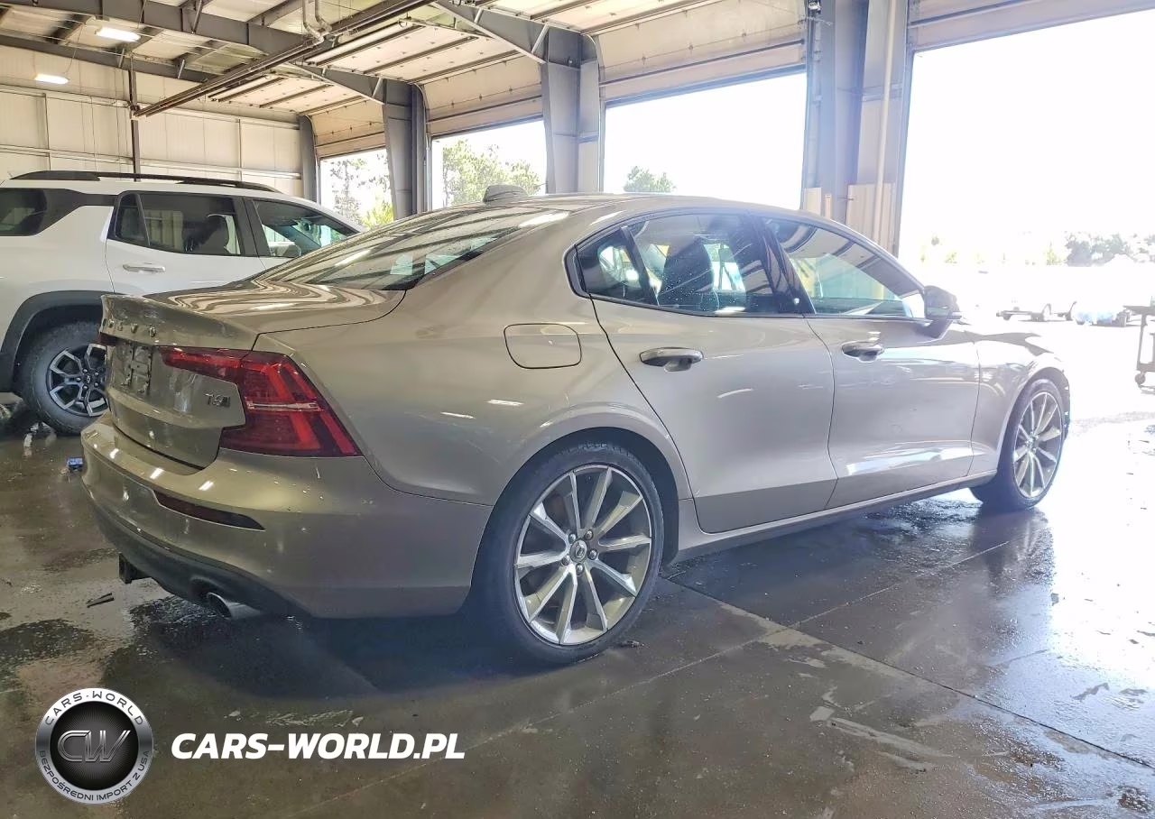 2020 Volvo S60 T6 Momentum VIN:7JRA22TKXLG066818 - 3