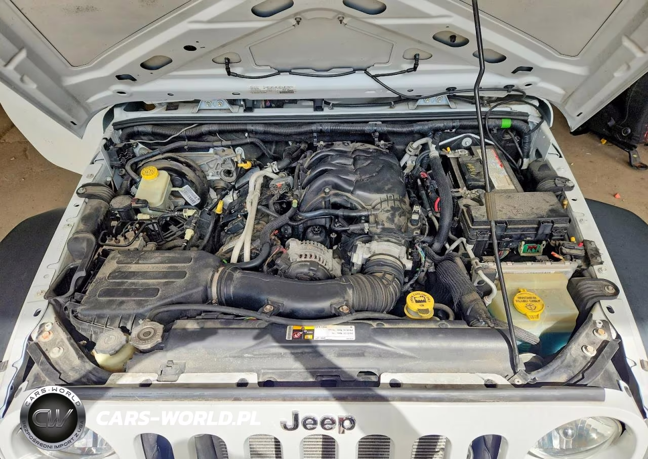 2015 Jeep Wrangler Unlimited Sport VIN:1C4BJWKG7FL643102 - 11