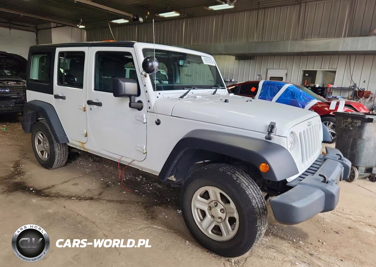 2015 Jeep Wrangler Unlimited Sport VIN:1C4BJWKG7FL643102 - 4