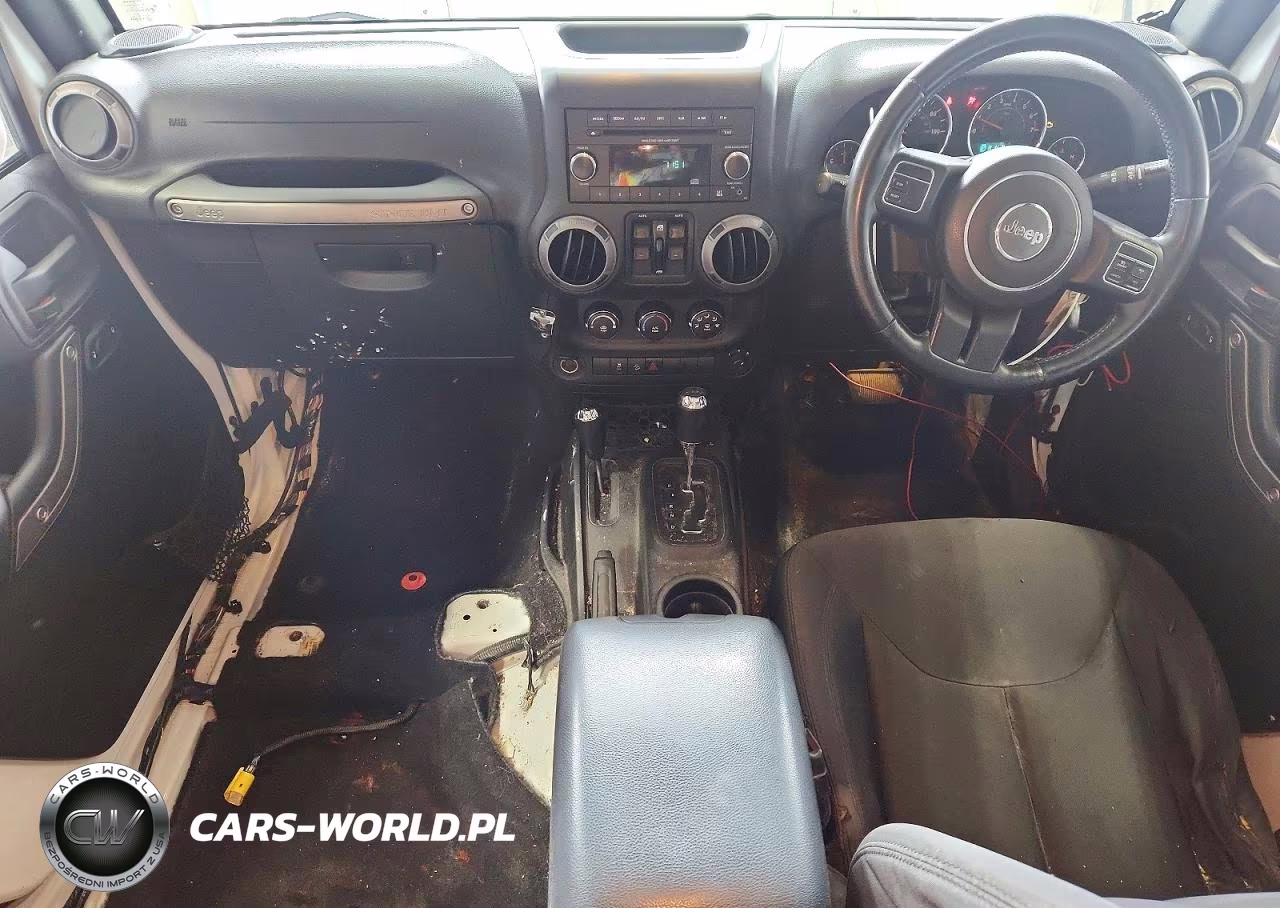 2015 Jeep Wrangler Unlimited Sport VIN:1C4BJWKG7FL643102 - 8