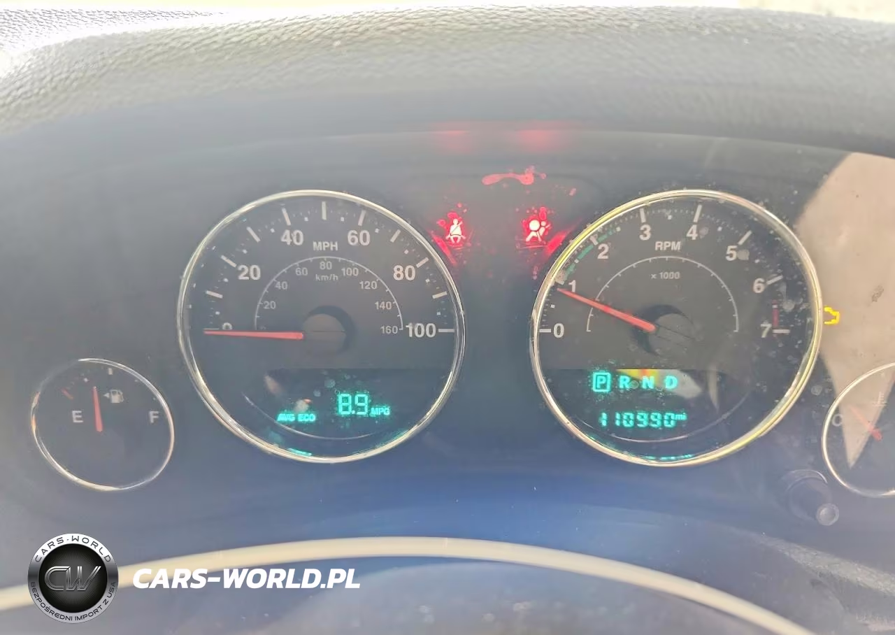 2015 Jeep Wrangler Unlimited Sport VIN:1C4BJWKG7FL643102 - 9