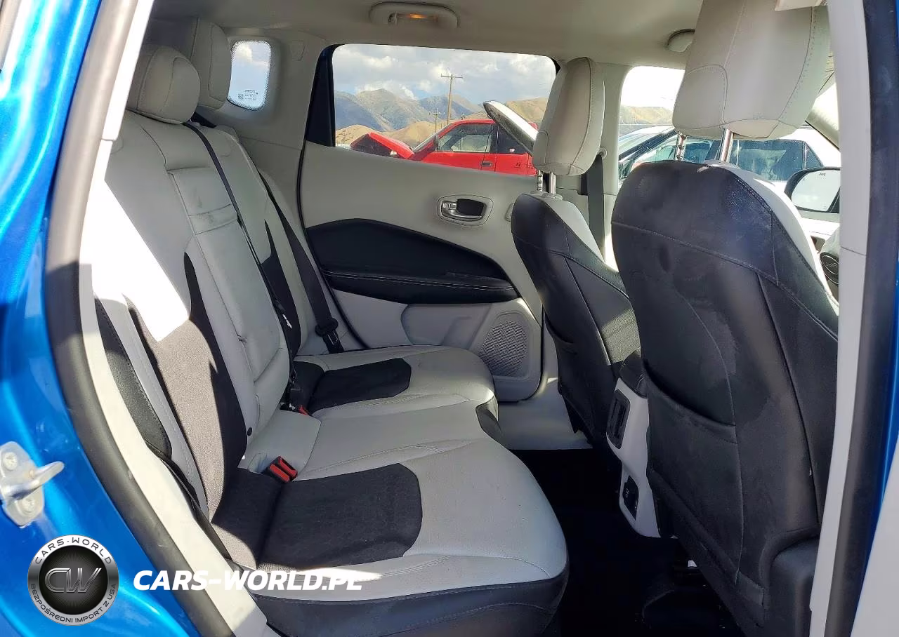 2018 Jeep Compass Latitude VIN:3C4NJDBB0JT104811 - 11