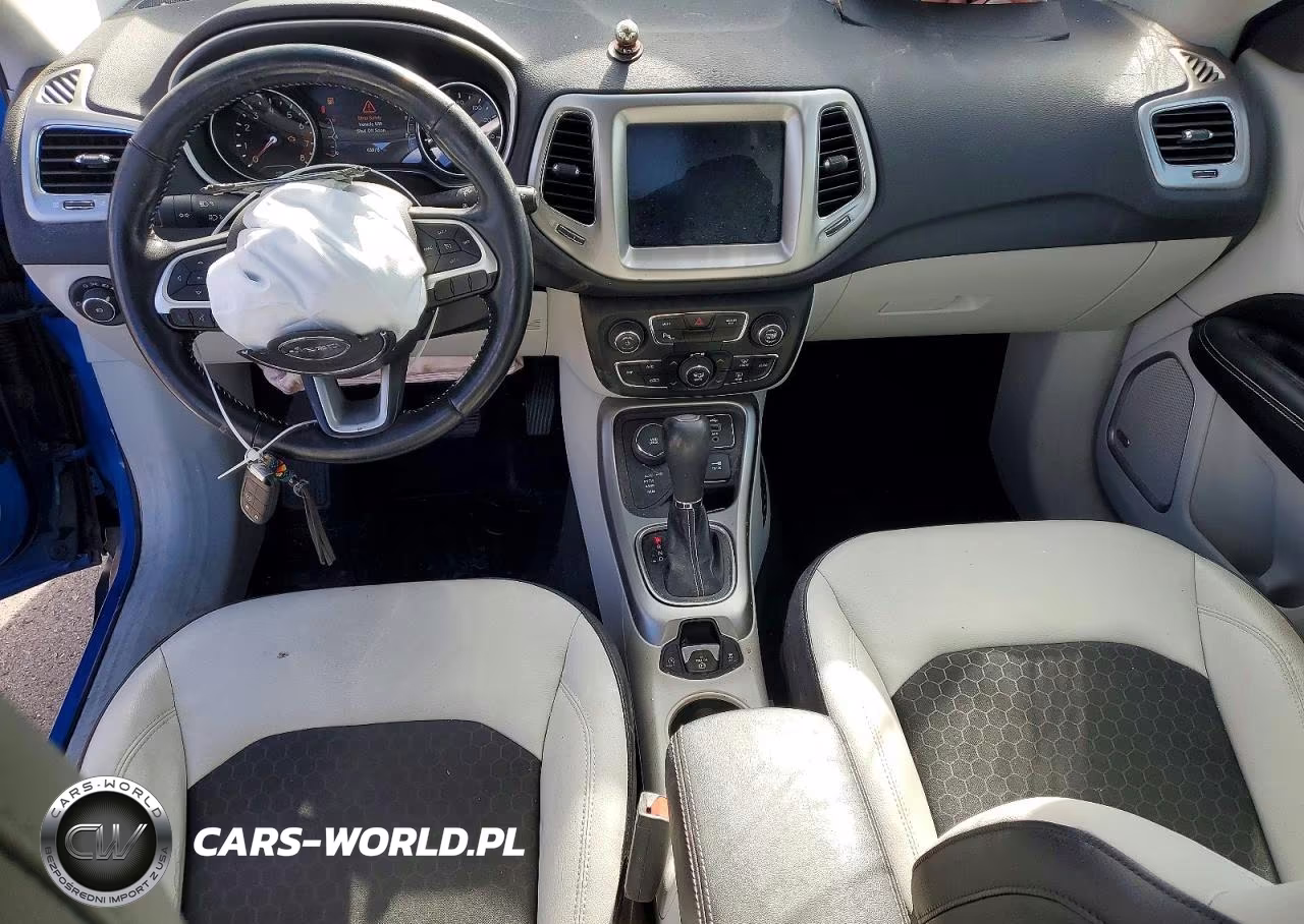 2018 Jeep Compass Latitude VIN:3C4NJDBB0JT104811 - 8
