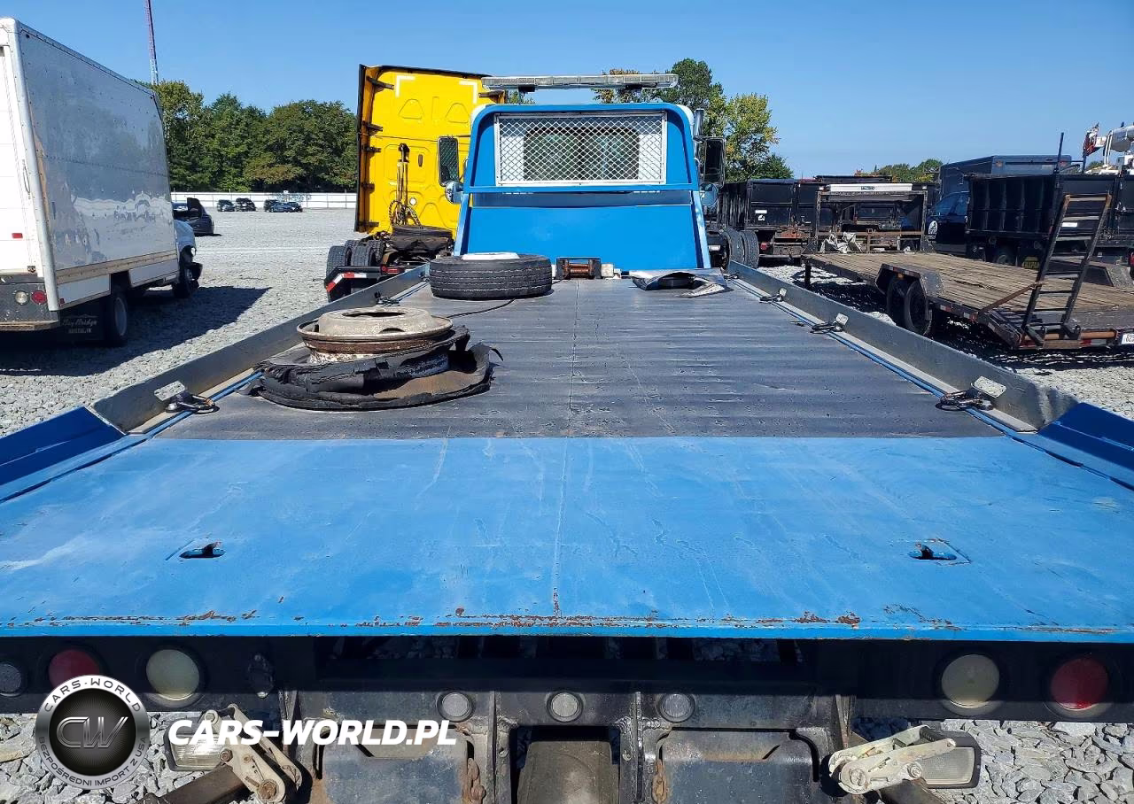 2001 Peterbilt 330 - Flat Bed Truck VIN:2NPNHD6X41M569747 - 10