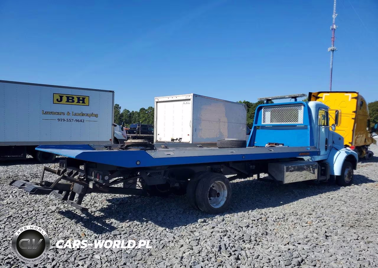2001 Peterbilt 330 - Flat Bed Truck VIN:2NPNHD6X41M569747 - 3