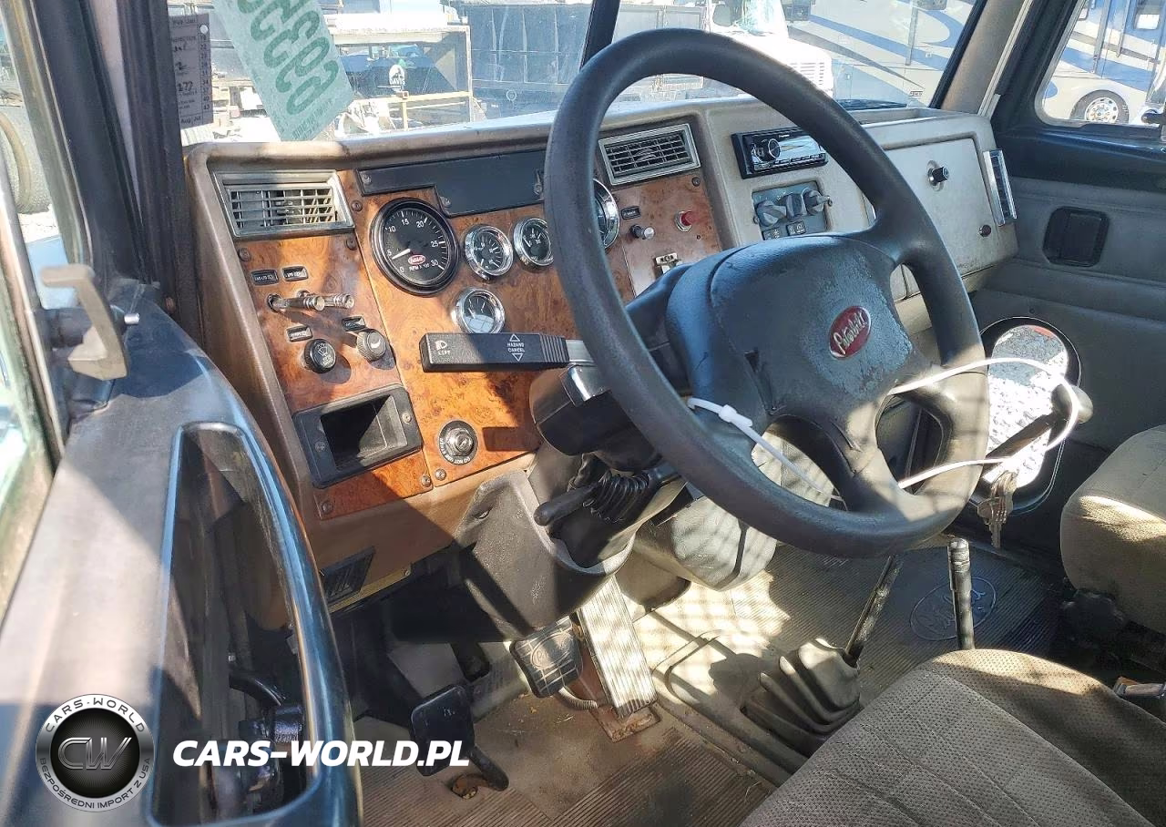 2001 Peterbilt 330 - Flat Bed Truck VIN:2NPNHD6X41M569747 - 8