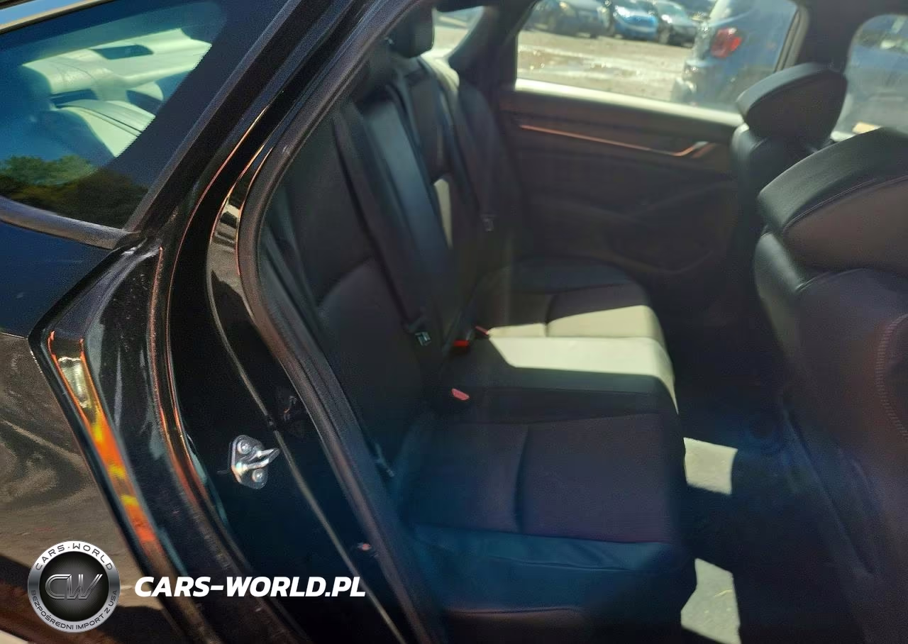 2018 Honda Accord VIN:1HGCV1F35JA172415 - 10