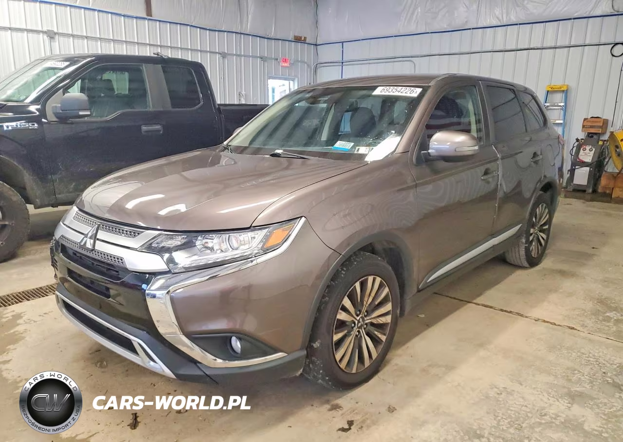 2020 Mitsubishi Outlander Se
