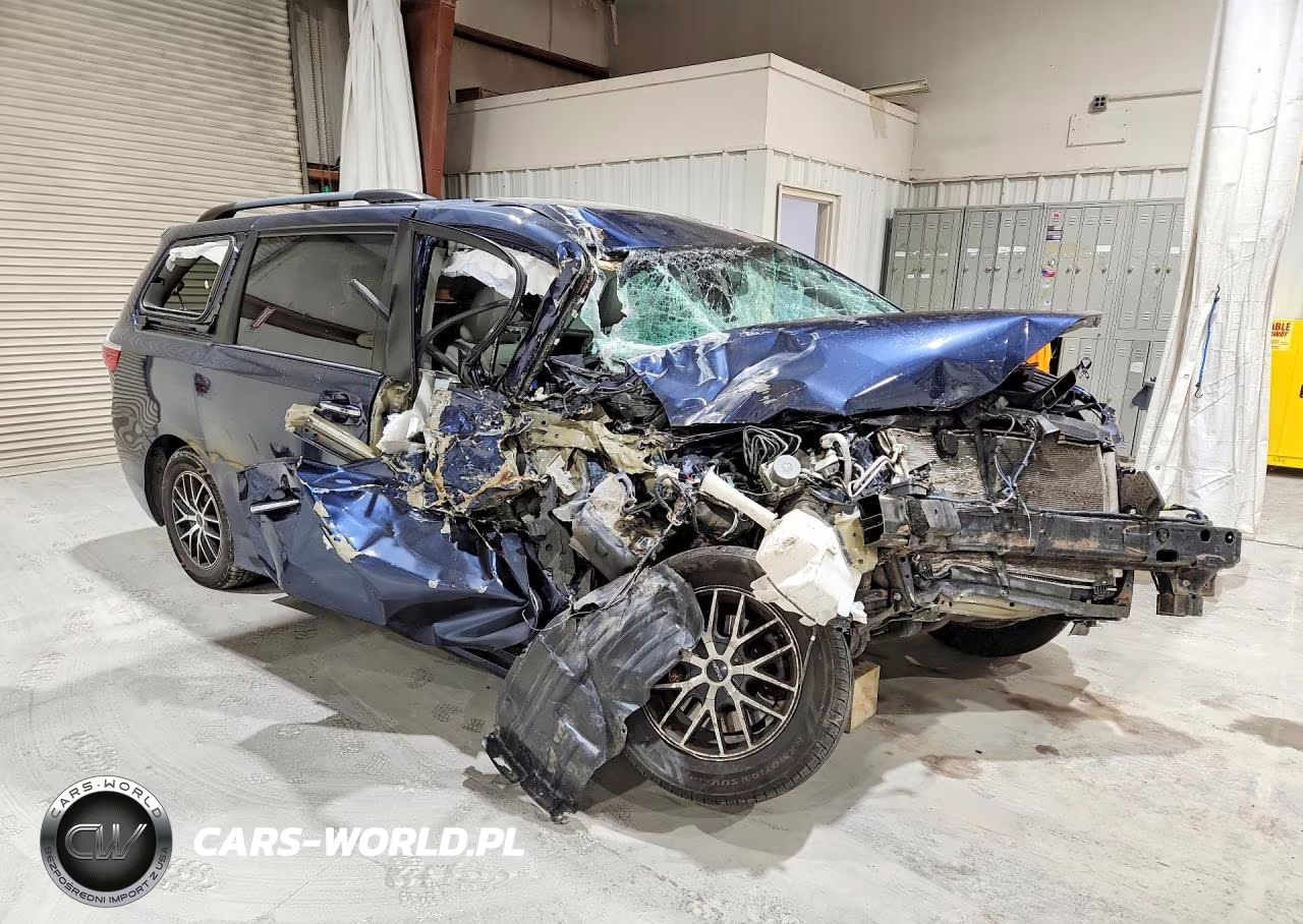 2019 Toyota Sienna Xle 8-Passenger VIN:5TDYZ3DC7KS981801 - 4