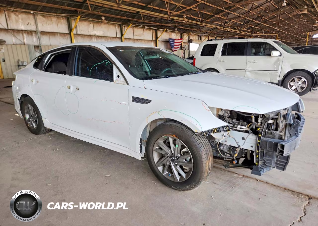 2019 Kia Optima Lx VIN:5XXGT4L32KG362657 - 4