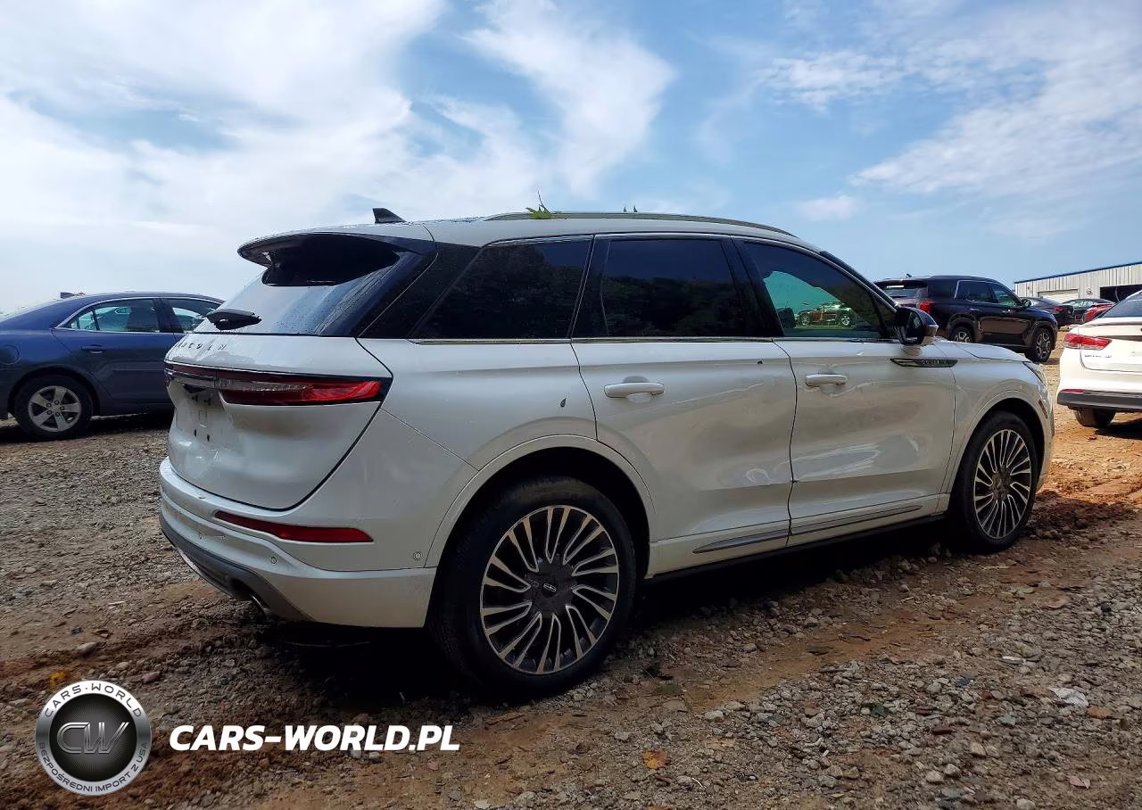 2020 Lincoln Corsair Reserve VIN:5LMCJ2C95LUL16371 - 3