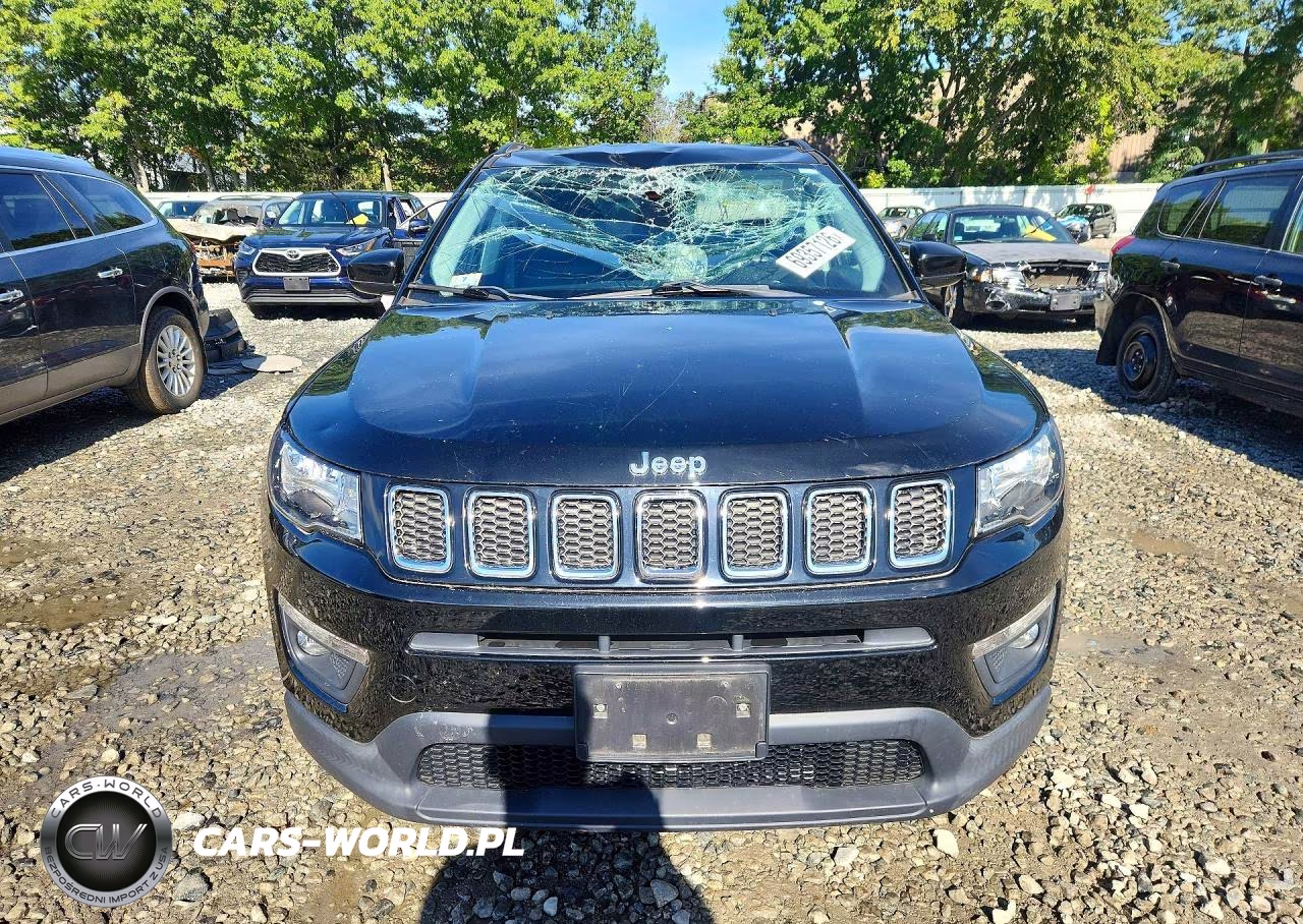 2017 Jeep Compass Latitude VIN:3C4NJDBBXHT609118 - 5