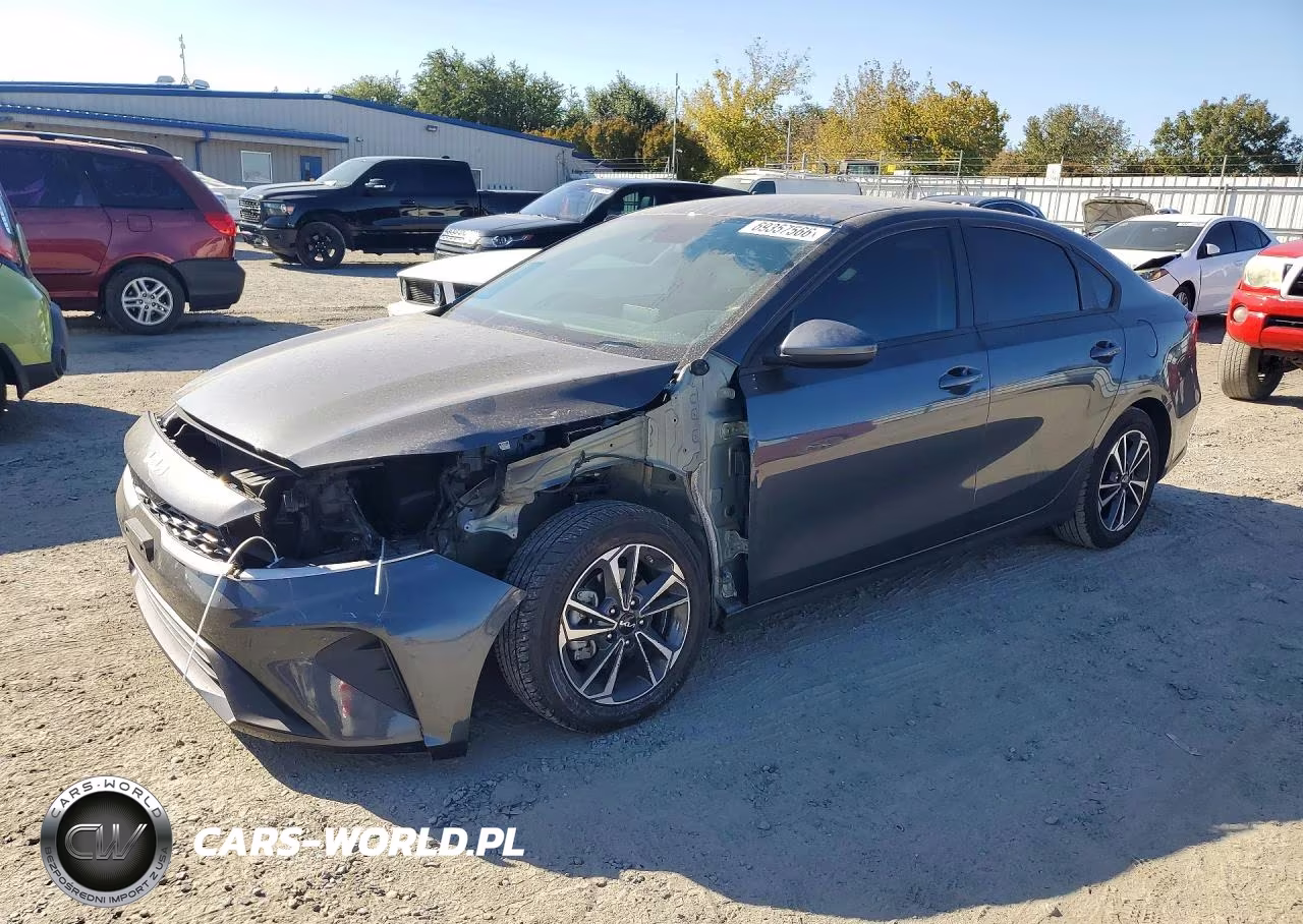 2024 Kia Forte Lxs – zdjęcie 1 z 12