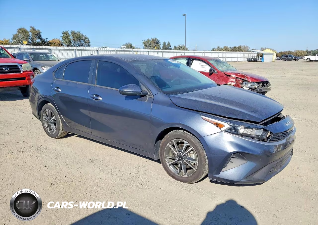 2024 Kia Forte Lxs VIN:3KPF24AD0RE715698 - 4