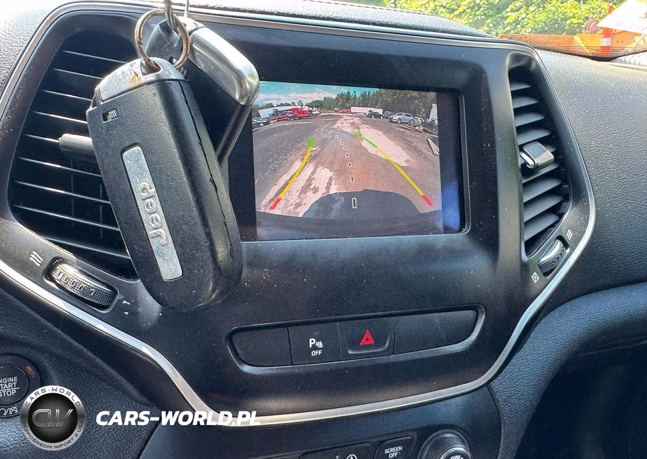 2019 Jeep Cherokee Latitude Plus VIN:1C4PJMLB9KD431013 - 11