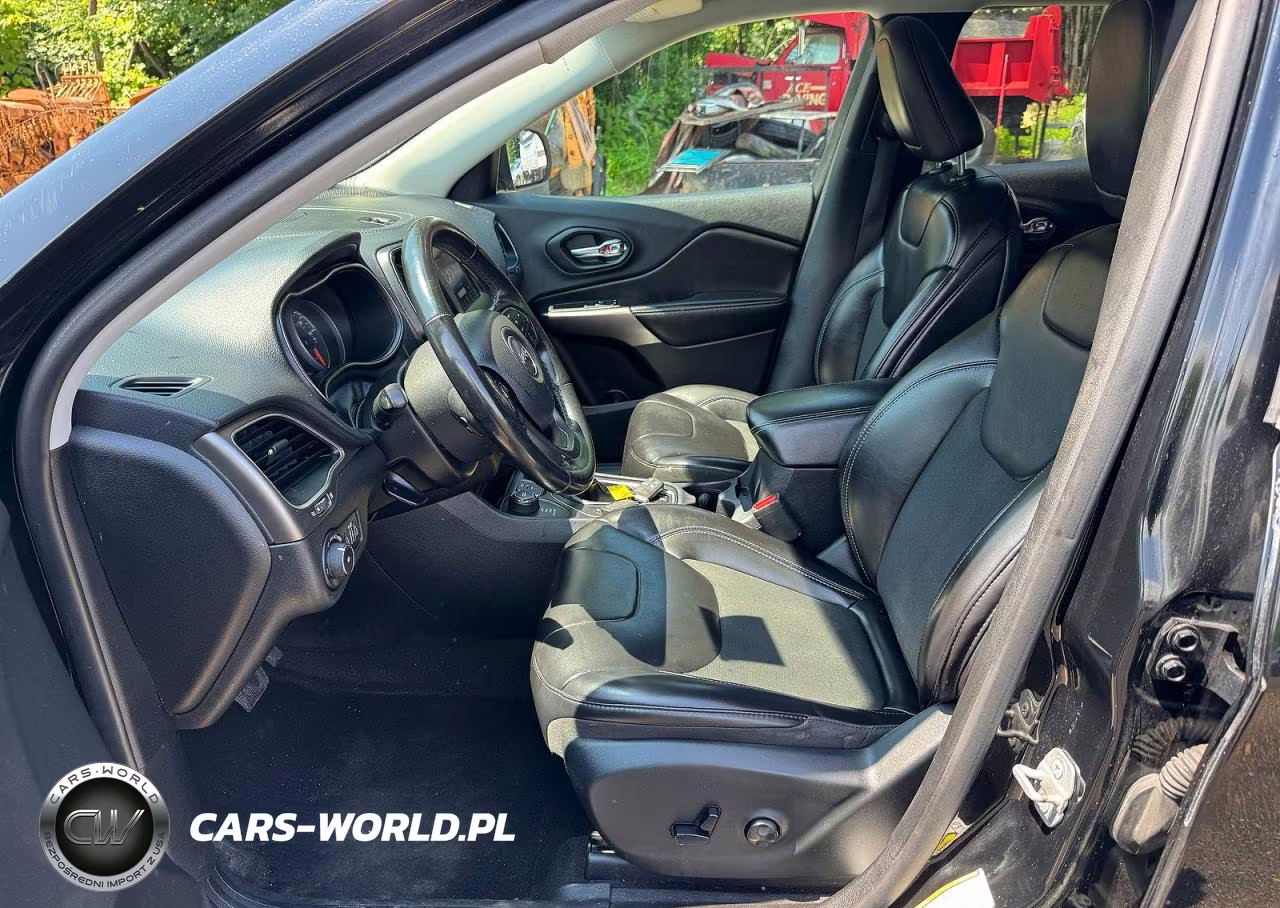 2019 Jeep Cherokee Latitude Plus VIN:1C4PJMLB9KD431013 - 12