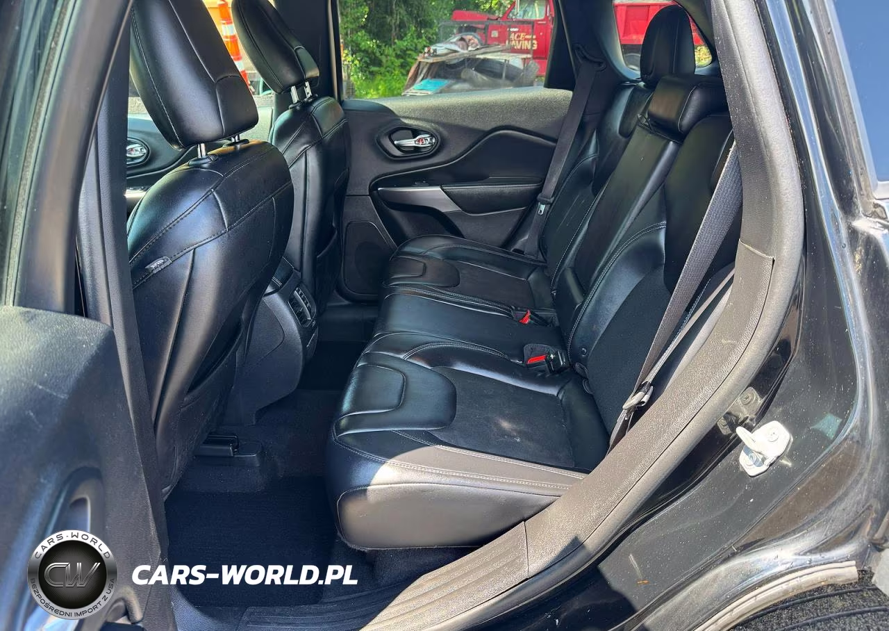 2019 Jeep Cherokee Latitude Plus VIN:1C4PJMLB9KD431013 - 13