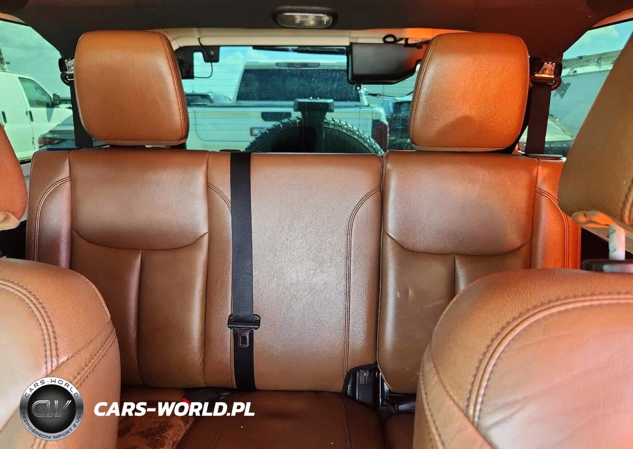 2017 Jeep Wrangler Unlimited Sahara VIN:1C4BJWEG3HL696314 - 10