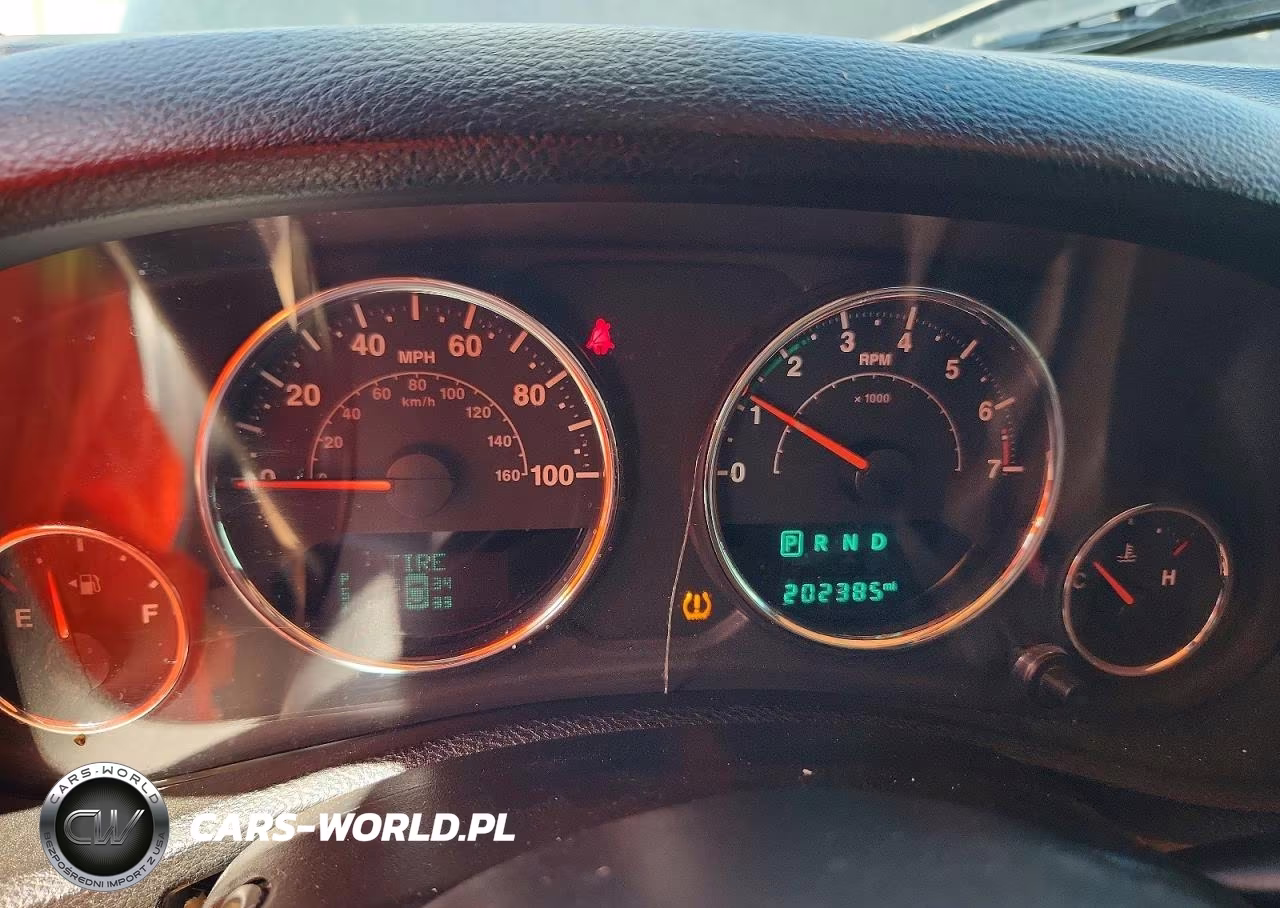2017 Jeep Wrangler Unlimited Sahara VIN:1C4BJWEG3HL696314 - 9